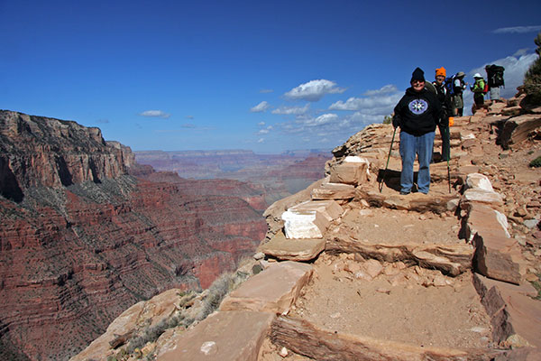 Jutta Engelhardt and Caroline Wise hiking into the Grand Canyon National Park, Arizona